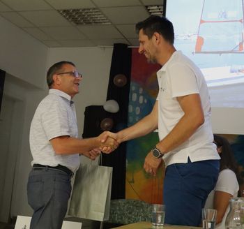 Občina Mengeš s ponosom sprejela Guinnessova rekorderja Jono in Luka Kobler