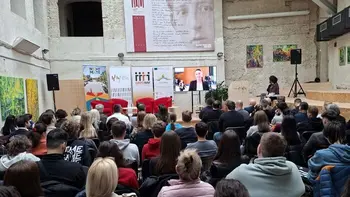 Iz Bruslja se je zbranim oglasila evropska poslanka Irena Joveva. (Foto: S. Z.)