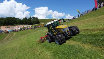 Prikaz gorske kmetijske mehanizacije na Leskovcu nad Šentjanžem