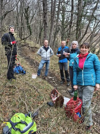 Planinsko društvo Ajdovščina: Urejanje Lokavške poti na Čaven