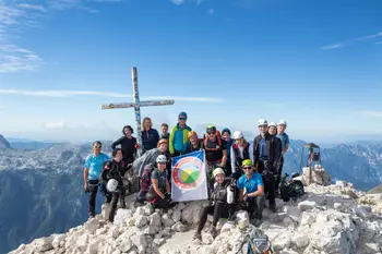 Planinsko društvo Ajdovščin: v višave med kozoroge - vzpon na Montaž / Jôf di Montasio Planinsko društvo Ajdovščin: v višave med kozoroge - vzpon na Montaž / Jôf di Montasio