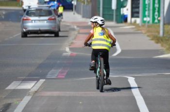Kolesarski pas in vožnja drugih vozil po njem