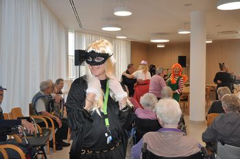 Pustovanje v Domu starejših občanov Kresnice - Ajdovščina Pustovanje v Domu starejših občanov Kresnice - Ajdovščina