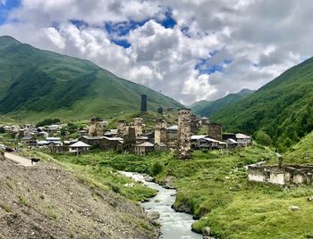 Dežela naravnih čudes in bogate zgodovine