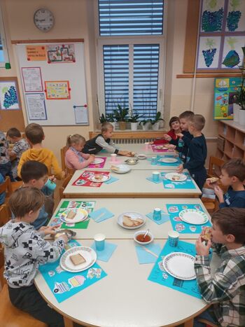 Tradicionalni slovenski zajtrk v Novi Cerkvi Tradicionalni slovenski zajtrk v Novi Cerkvi