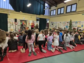 Večer čarovnije, zgodb in druženja