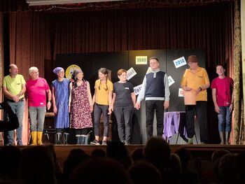 RETROSMEH NAPOLNIL IN NAVDUŠIL DVORANO KRIŠKEGA KULTURNEGA DOMA!