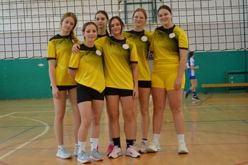 Šolski šport - odbojka učenke 9. razred in mlajši