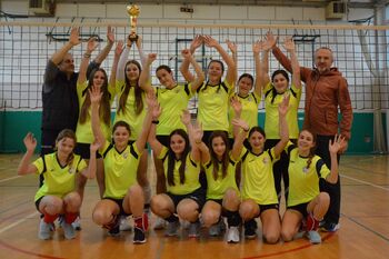 Šolski šport - odbojka učenke 9. razred in mlajši
