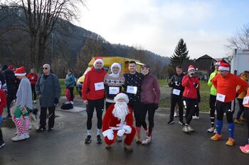 Božičkov tek v znamenju sonca in mraza