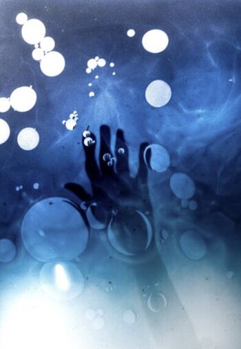 Voden ogled razstave Sanje v modrem, Alejandra Orosco