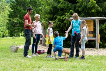 Zlatorogova pravljična pot – vodeno doživetje za družine z mlajšimi otroki