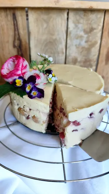 Tiramisu tortica z jagodami