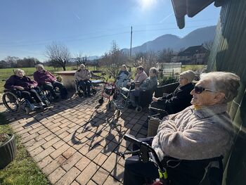 Marec v znamenju sonca, druženja in pridnih rok