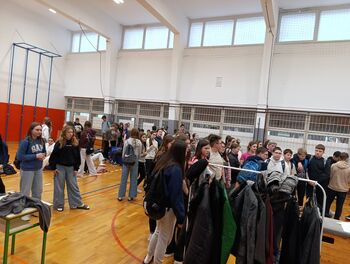 Eko dan: Sedmošolci in osmošolci po postajah ponovne uporabe