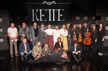 Potovanje skozi Kettejevo življenje