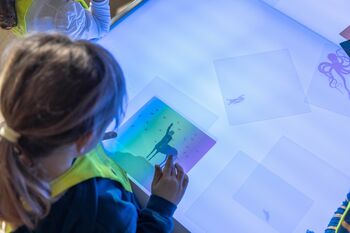 Pravljični studio: Odpotujmo v deželo slovenskih ljudskih pravljic!