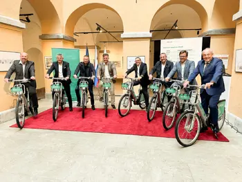 Z e-kolesom čez občinske meje: v Ljubljanski urbani regiji zaživel sistem bicikEL