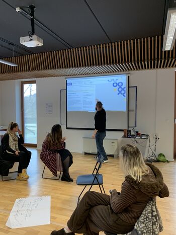 V Ajdovščini potekalo usposabljanje za mladinske delavce DD-dostojno delo