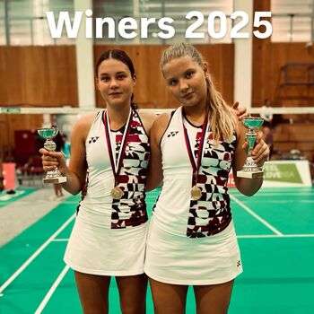 Mengeški badmintonisti najuspešnejši na mednarodnem turnirju na Mirni 2025! 