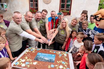 Dobrodelni pohod na Sv. Primož ponovno združuje gibanje in pomoč otrokom