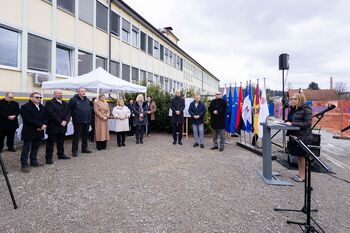 Slovesno odkritje temeljnega kamna za prizidek Zdravstvenega doma Domžale