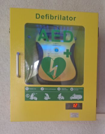 Defibrilator tudi na Srednjem