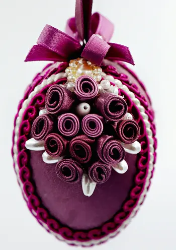 VELIKONOČNA DEKORACIJA S QUILLING TEHNIKO