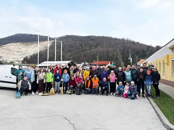 Stranice so očiščene: Več kot 50 krajanov združilo moči