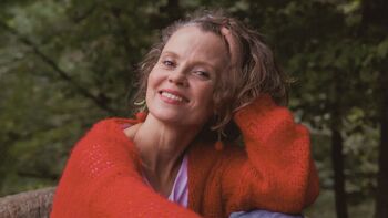 Hospickafe: pogovor ob knjigi Zdrava z avtorico Mojco Fatur