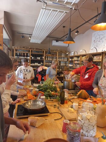 Učenci OŠ Veliki Gaber na obisku v Dobrotah Dolenjske Učenci OŠ Veliki Gaber na obisku v Dobrotah Dolenjske