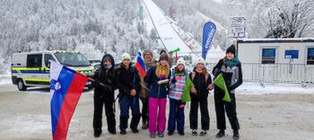 Učenke vipavske šole spodbujale skakalce v Planici