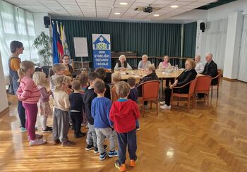 Vseslovensko petje s srci v Hiši otrok Trebnje