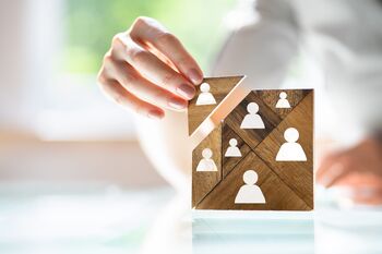 Javni natečaj za zasedbo prostega delovnega mesta Višji svetovalec za področje družbenih dejavnosti