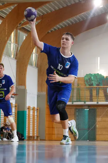Ižanski rokometaši so na prvi tekmi finala 1. B SRL po velikem preobratu iztržili remi