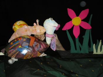 Polž Vladimir gre na štop, Lutkovno gledališče Tri