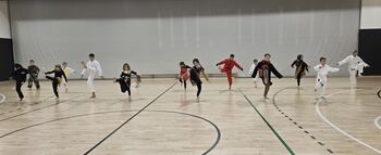 Pustni karate trening in izbor najboljše pustne maske Pustni karate trening in izbor najboljše pustne maske
