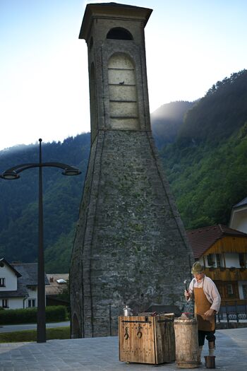 Prikaz in delavnica kovanja žebljev 