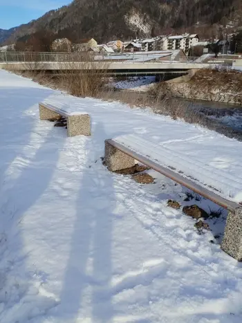 Omejitve pri postavitvi opreme ob sprehajalni poti ob Savi Omejitve pri postavitvi opreme ob sprehajalni poti ob Savi