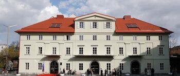 Ljubljana ima nov osrednji mladinski center BAZA