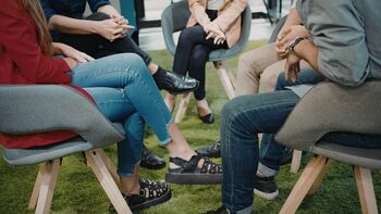 Ko zgodba sreča zgodbo - pogovorna skupina