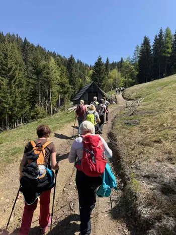 Zaključek sezone vadbe za starejše s pohodom na Španov vrh