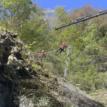 Zaključena sanacija brežine nad cesto na Celjsko kočo Zaključena sanacija brežine nad cesto na Celjsko kočo