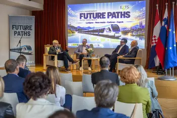 Srečanje EZTS Poti prihodnosti: skupna razvojna vizija koridorja Ljubljana–Novo mesto–Karlovec–Zagreb do leta 2034 Srečanje EZTS Poti prihodnosti: skupna razvojna vizija koridorja Ljubljana–Novo mesto–Karlovec–Zagreb do leta 2034