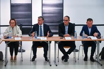 Župani JV Slovenije in Posavja z ministri iskali sistemske rešitve za težave v socialnih okoljih Župani JV Slovenije in Posavja z ministri iskali sistemske rešitve za težave v socialnih okoljih