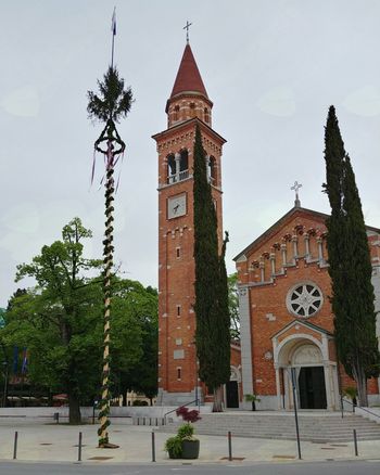 Postavljeni mlaji - živel 1. maj!