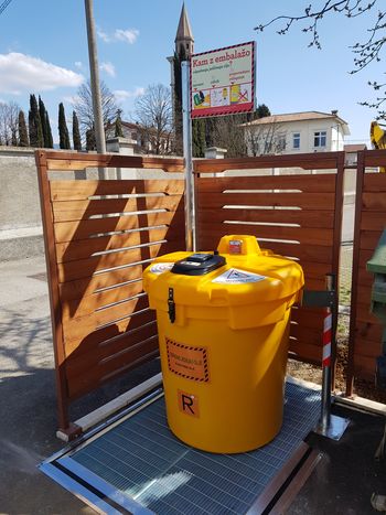 V Vrtojbi nova posoda za zbiranje odpadnega jedilnega olja
