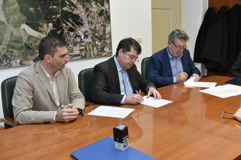 Podpis pogodbe o ustanovitvi odkupne pravice za objekte Športnega centra Hit