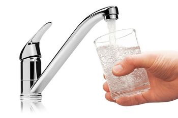 Prepovedano vsakršno trošenje vode, ki ni nujno za oskrbo s pitno vodo