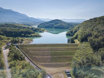 Slavnostni podpis pogodbe o prenosu lastninske pravice ter upravljanja in vzdrževanja državnega namakalnega sistema Namakalni razvod Vogršček